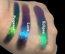 Load image into Gallery viewer, Eclipse Prism Eyeshadow Matte Palette
